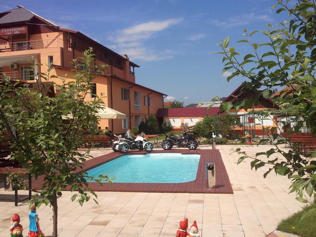 Casa Alba Otel Râmnicu Vâlcea Dış mekan fotoğraf
