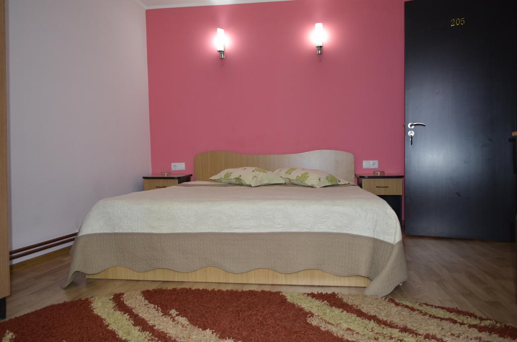 Casa Alba Otel Râmnicu Vâlcea Dış mekan fotoğraf