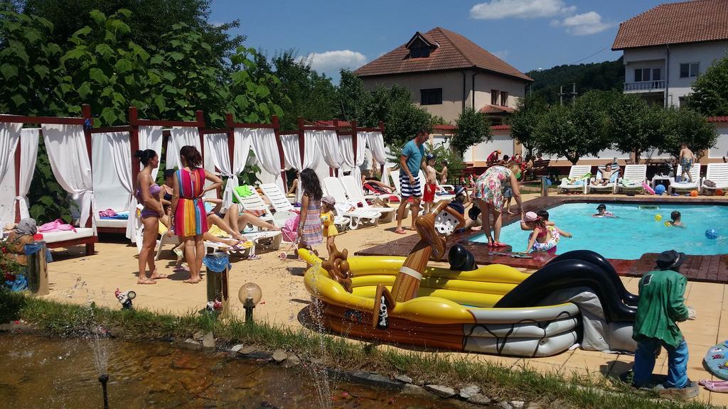 Casa Alba Otel Râmnicu Vâlcea Dış mekan fotoğraf
