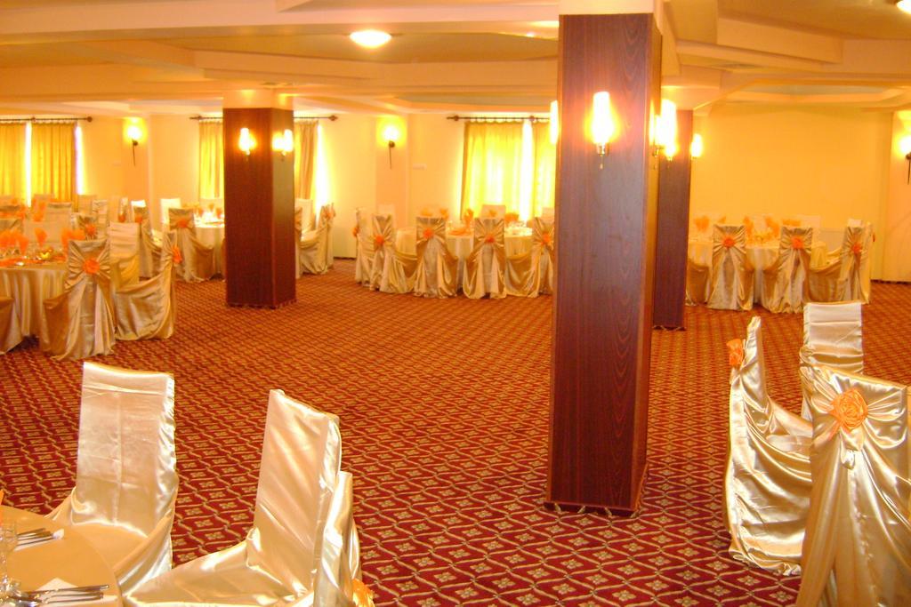 Casa Alba Otel Râmnicu Vâlcea Dış mekan fotoğraf